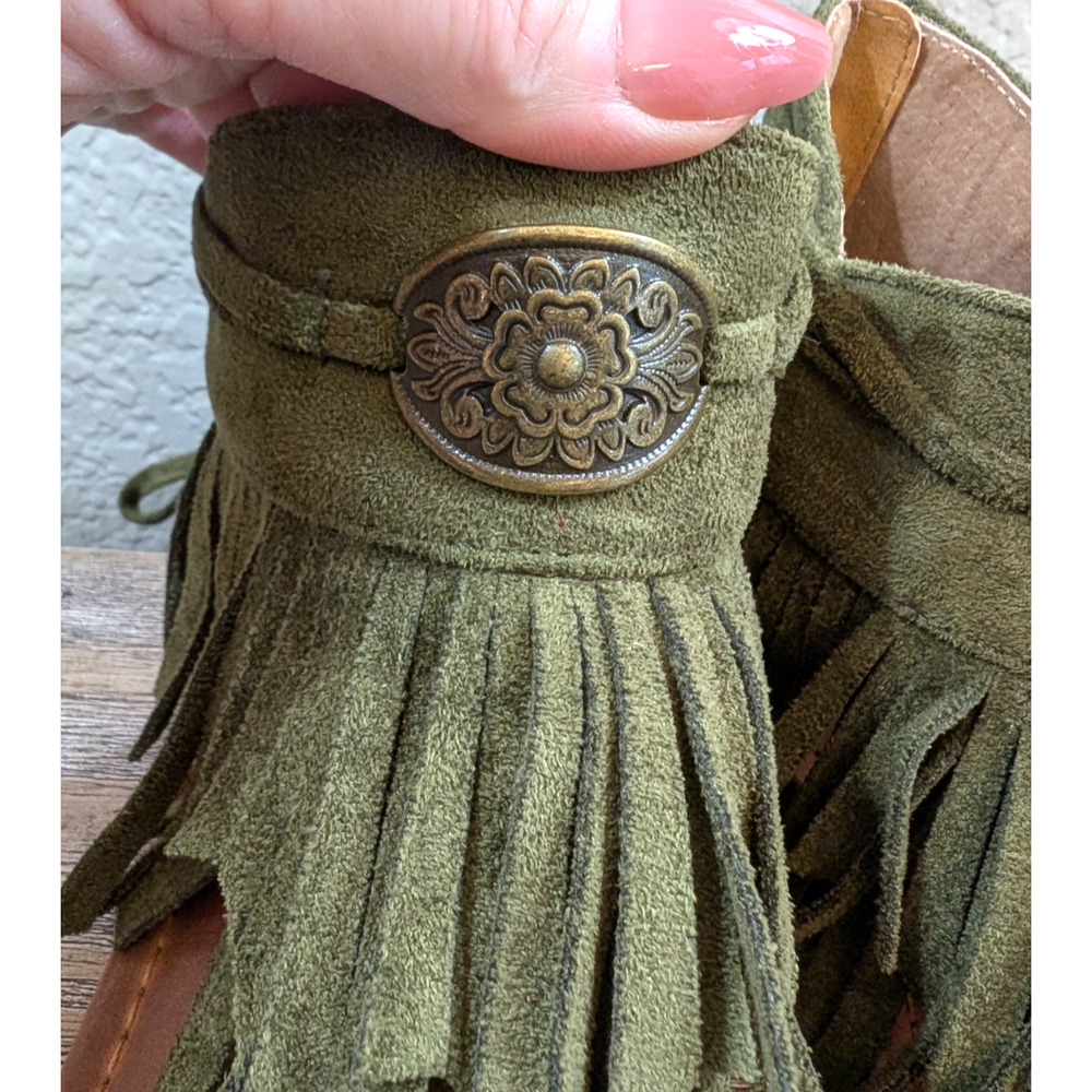 Not Rated Chia Fringe Sandals Womens Size 9 Olive Green Faux Suede Boho Festival - Picture 2 of 10